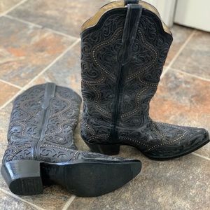 WOMENS Corral Boots-model 1310 Size 9.5